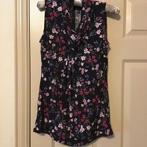 Blouse - sleeveless blouse in multiple colors by Premise in size small